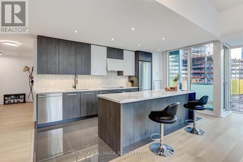 4804 - 8 The Esplanade, Toronto (Waterfront Communities), ON - Indoor Photo Showing Kitchen With Upgraded Kitchen