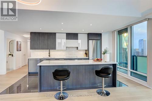 4804 - 8 The Esplanade, Toronto (Waterfront Communities), ON - Indoor Photo Showing Kitchen With Upgraded Kitchen