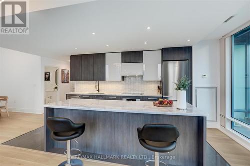 4804 - 8 The Esplanade, Toronto (Waterfront Communities), ON - Indoor Photo Showing Kitchen With Upgraded Kitchen