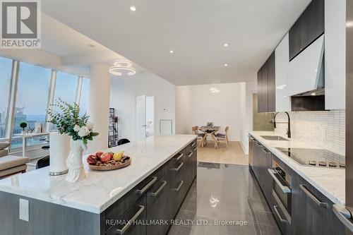 4804 - 8 The Esplanade, Toronto (Waterfront Communities), ON - Indoor Photo Showing Kitchen With Upgraded Kitchen