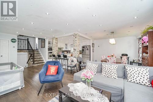 60 Manorglen Crescent, Toronto (Agincourt South-Malvern West), ON - Indoor Photo Showing Living Room