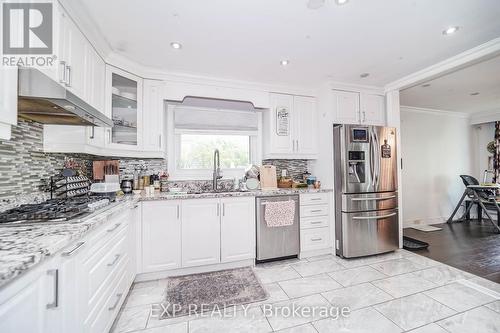 60 Manorglen Crescent, Toronto (Agincourt South-Malvern West), ON - Indoor Photo Showing Kitchen With Upgraded Kitchen