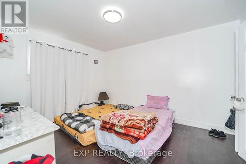 60 Manorglen Crescent, Toronto (Agincourt South-Malvern West), ON - Indoor Photo Showing Bedroom