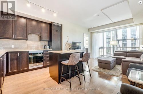 421 - 9075 Jane Street, Vaughan, ON - Indoor