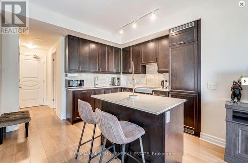 421 - 9075 Jane Street, Vaughan, ON - Indoor Photo Showing Kitchen With Upgraded Kitchen