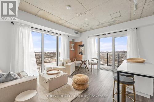 911 - 1808 St. Clair Avenue W, Toronto (Junction Area), ON - Indoor Photo Showing Living Room