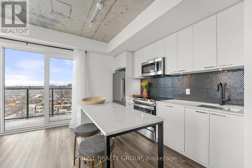 911 - 1808 St. Clair Avenue W, Toronto (Junction Area), ON - Indoor Photo Showing Kitchen With Upgraded Kitchen