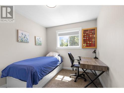 1586 Carshyl Court, Kelowna, BC - Indoor Photo Showing Bedroom