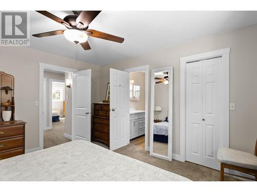 1586 Carshyl Court, Kelowna, BC - Indoor Photo Showing Bedroom