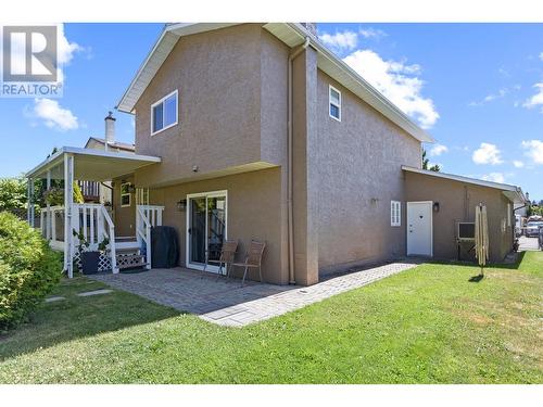 1586 Carshyl Court, Kelowna, BC - Outdoor With Exterior