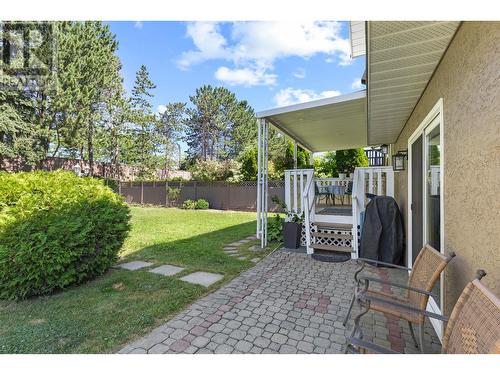 1586 Carshyl Court, Kelowna, BC - Outdoor