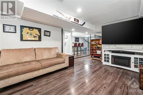 3722 Louiseize Road, Ottawa, ON - Indoor Photo Showing Living Room