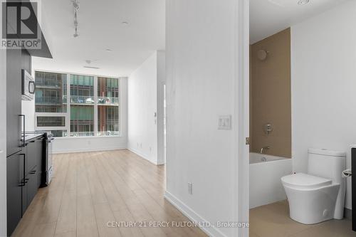 711 - 135 East Liberty Street, Toronto (Niagara), ON - Indoor Photo Showing Bathroom