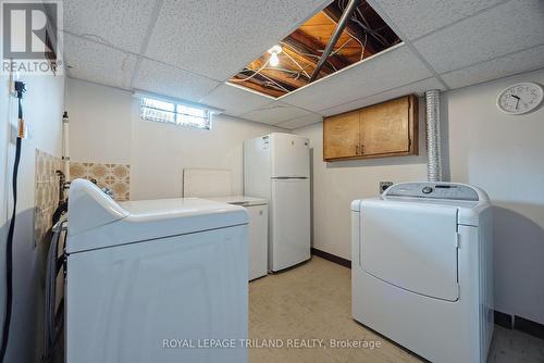 107 Tweedsmuir Avenue, London, ON - Indoor Photo Showing Laundry Room