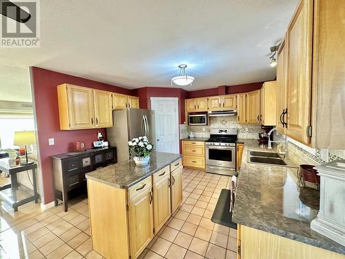 6374 Dawson Road, Prince George, BC - Indoor Photo Showing Kitchen With Double Sink