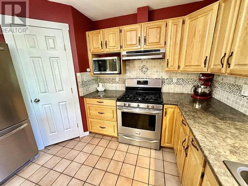 6374 Dawson Road, Prince George, BC - Indoor Photo Showing Kitchen