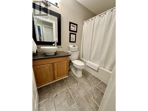 6374 Dawson Road, Prince George, BC - Indoor Photo Showing Bathroom