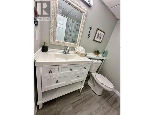 6374 Dawson Road, Prince George, BC - Indoor Photo Showing Bathroom