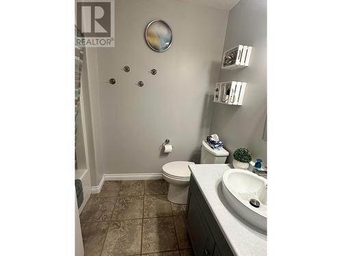 5543 Maxhamish Crescent, Fort Nelson, BC - Indoor Photo Showing Bathroom