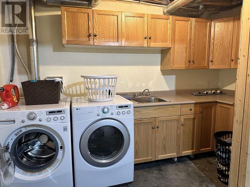 5543 Maxhamish Crescent, Fort Nelson, BC - Indoor Photo Showing Laundry Room