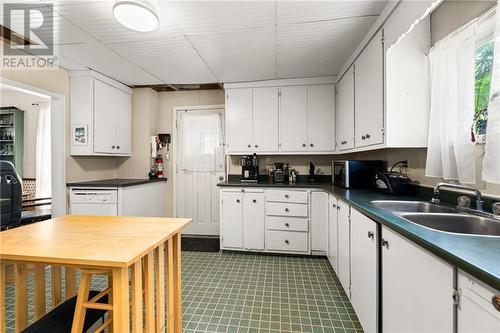 88 Pacific Avenue, Moncton, NB - Indoor Photo Showing Kitchen With Double Sink