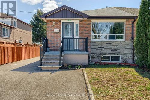 Upper - 11 Garfield Crescent, Brampton, ON - Outdoor