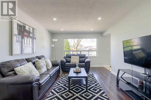 Upper - 11 Garfield Crescent, Brampton, ON - Indoor Photo Showing Living Room