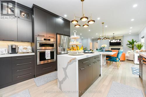 8922 Wellington 124 Road, Erin, ON - Indoor Photo Showing Kitchen With Upgraded Kitchen