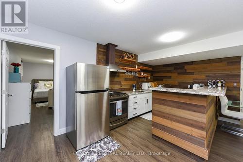 8922 Wellington 124 Road, Erin, ON - Indoor Photo Showing Kitchen