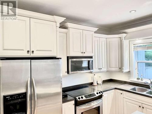 8 Howe Place, St. John'S, NL - Indoor Photo Showing Kitchen With Double Sink