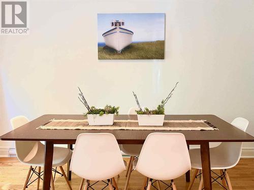 8 Howe Place, St. John'S, NL - Indoor Photo Showing Dining Room