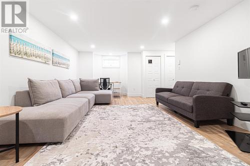 8 Howe Place, St. John'S, NL - Indoor Photo Showing Living Room