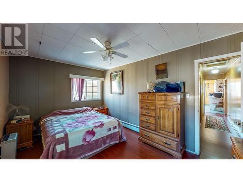 18255 3 Highway, Osoyoos, BC - Indoor Photo Showing Bedroom