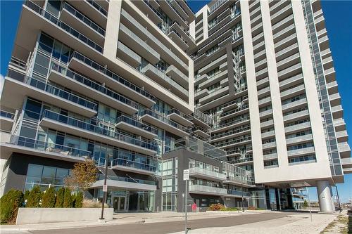 2081 Fairview Street|Unit #1404, Burlington, ON - Outdoor With Balcony