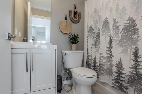 2081 Fairview Street|Unit #1404, Burlington, ON - Indoor Photo Showing Bathroom