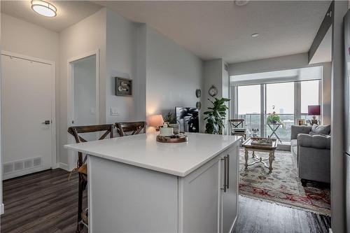 2081 Fairview Street|Unit #1404, Burlington, ON - Indoor Photo Showing Living Room