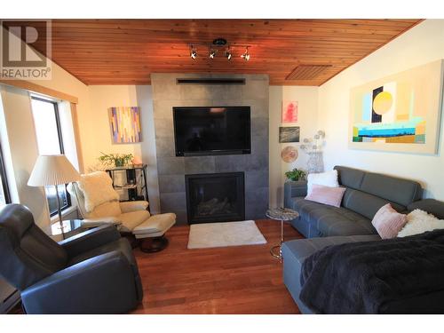 38 Lakeshore Drive Lot# 38, Vernon, BC - Indoor Photo Showing Living Room With Fireplace