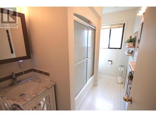 38 Lakeshore Drive Lot# 38, Vernon, BC - Indoor Photo Showing Bathroom