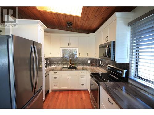 38 Lakeshore Drive Lot# 38, Vernon, BC - Indoor Photo Showing Kitchen