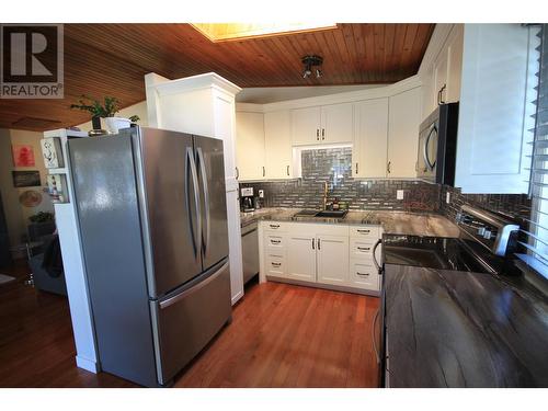 38 Lakeshore Drive Lot# 38, Vernon, BC - Indoor Photo Showing Kitchen