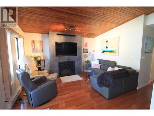 38 Lakeshore Drive Lot# 38, Vernon, BC - Indoor Photo Showing Living Room With Fireplace