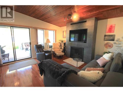 38 Lakeshore Drive Lot# 38, Vernon, BC - Indoor Photo Showing Living Room With Fireplace