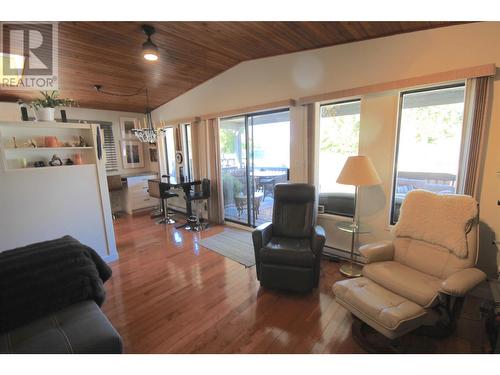 38 Lakeshore Drive Lot# 38, Vernon, BC - Indoor Photo Showing Living Room