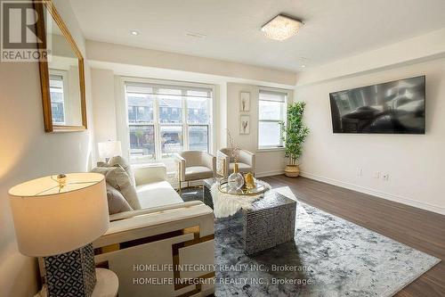 10 - 1 Leggott Avenue, Barrie (Painswick North), ON - Indoor Photo Showing Living Room