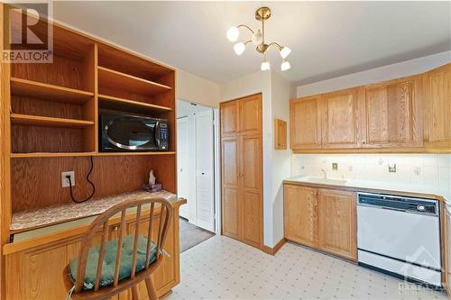 3360 Southgate Road Unit#1905, Ottawa, ON - Indoor Photo Showing Kitchen