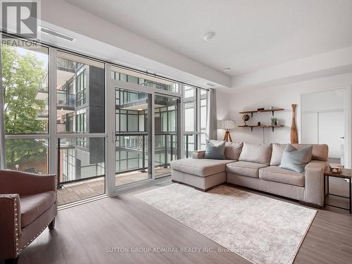 232 - 681 Yonge Street, Barrie (Painswick South), ON - Indoor Photo Showing Living Room