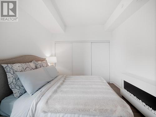 232 - 681 Yonge Street, Barrie (Painswick South), ON - Indoor Photo Showing Bedroom