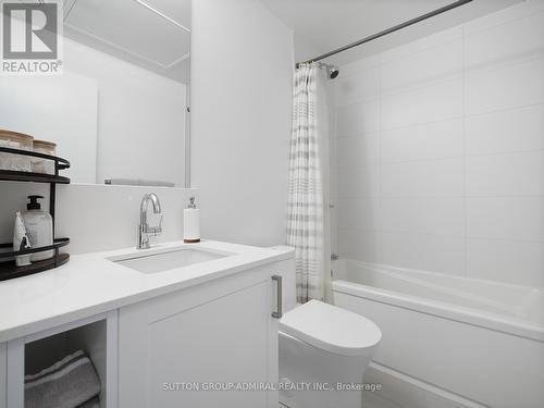 232 - 681 Yonge Street, Barrie (Painswick South), ON - Indoor Photo Showing Bathroom