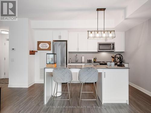 232 - 681 Yonge Street, Barrie (Painswick South), ON - Indoor Photo Showing Kitchen With Upgraded Kitchen