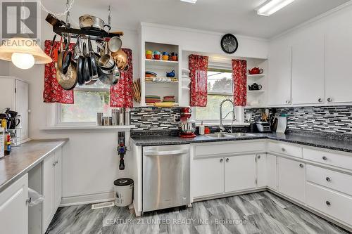 813 Norwood Terrace, Peterborough (Monaghan), ON - Indoor Photo Showing Kitchen With Double Sink